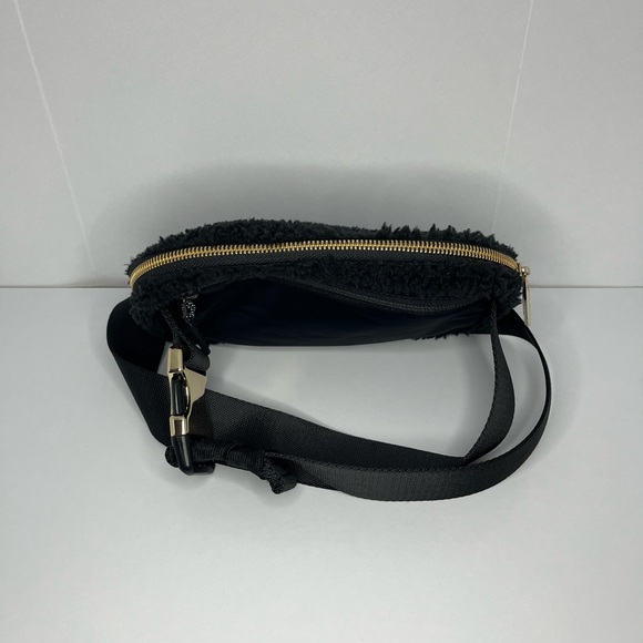 Fleece Lululemon Belt Bag - Picture 4 of 4